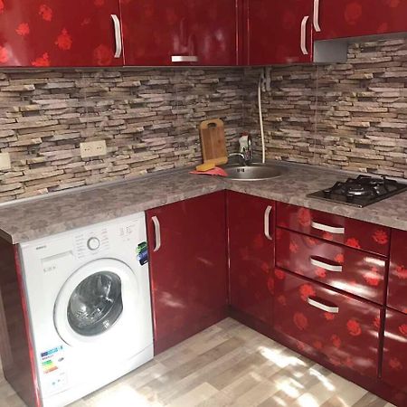 Red Apartment 2019 Very Centre Херсон Екстериор снимка