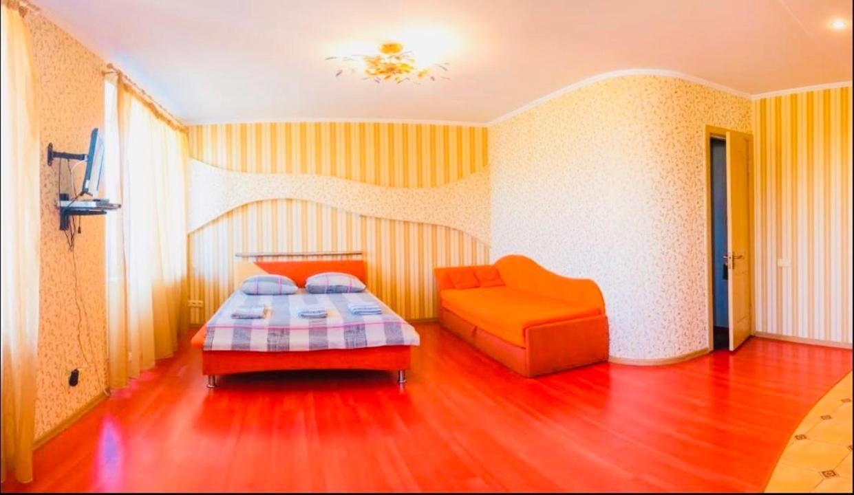 Red Apartment 2019 Very Centre Херсон Екстериор снимка